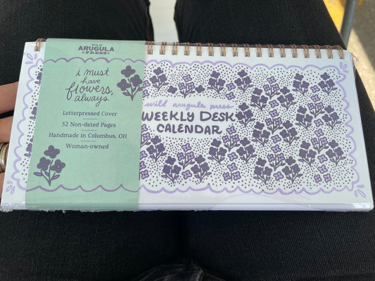 Undated weekly desk calendar. Floral design